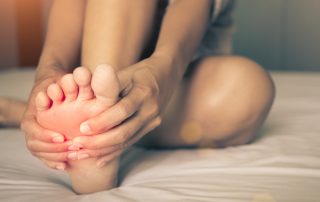 A woman with symptoms of plantar fasciitis