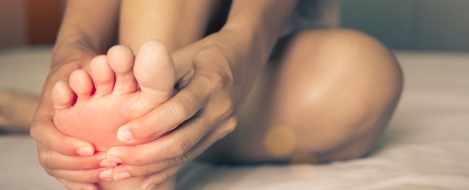 A woman with symptoms of plantar fasciitis