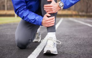 what is shin splints? what causes shin splints , what are the symptoms of shin splints and what is the treatment for shin splints